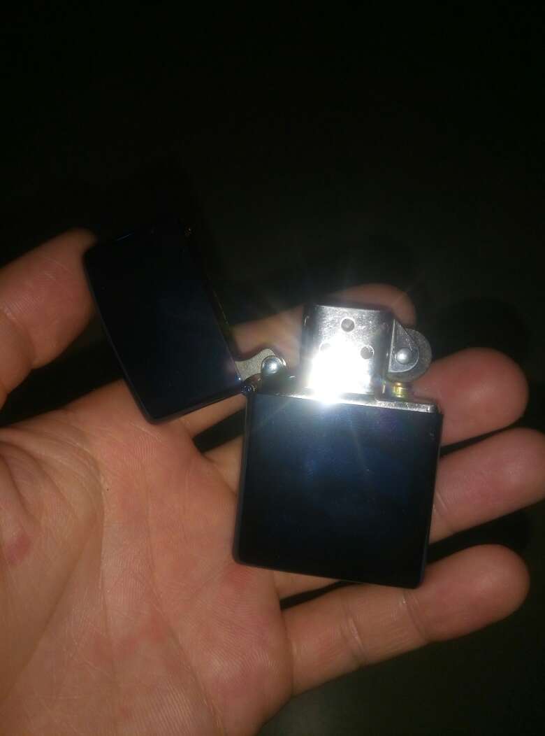 东西是正品早上下单晚上就收到货了,自营商品速度是最快的没有之一,以后有喜欢的款式还会再买的………