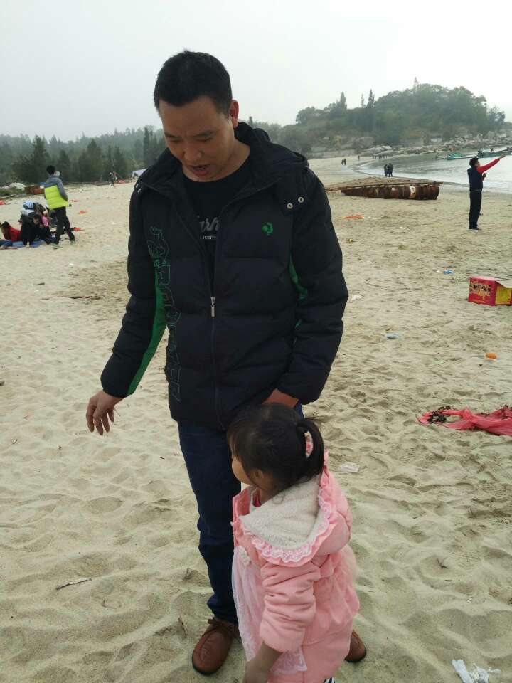 二百多衣服就那个样了