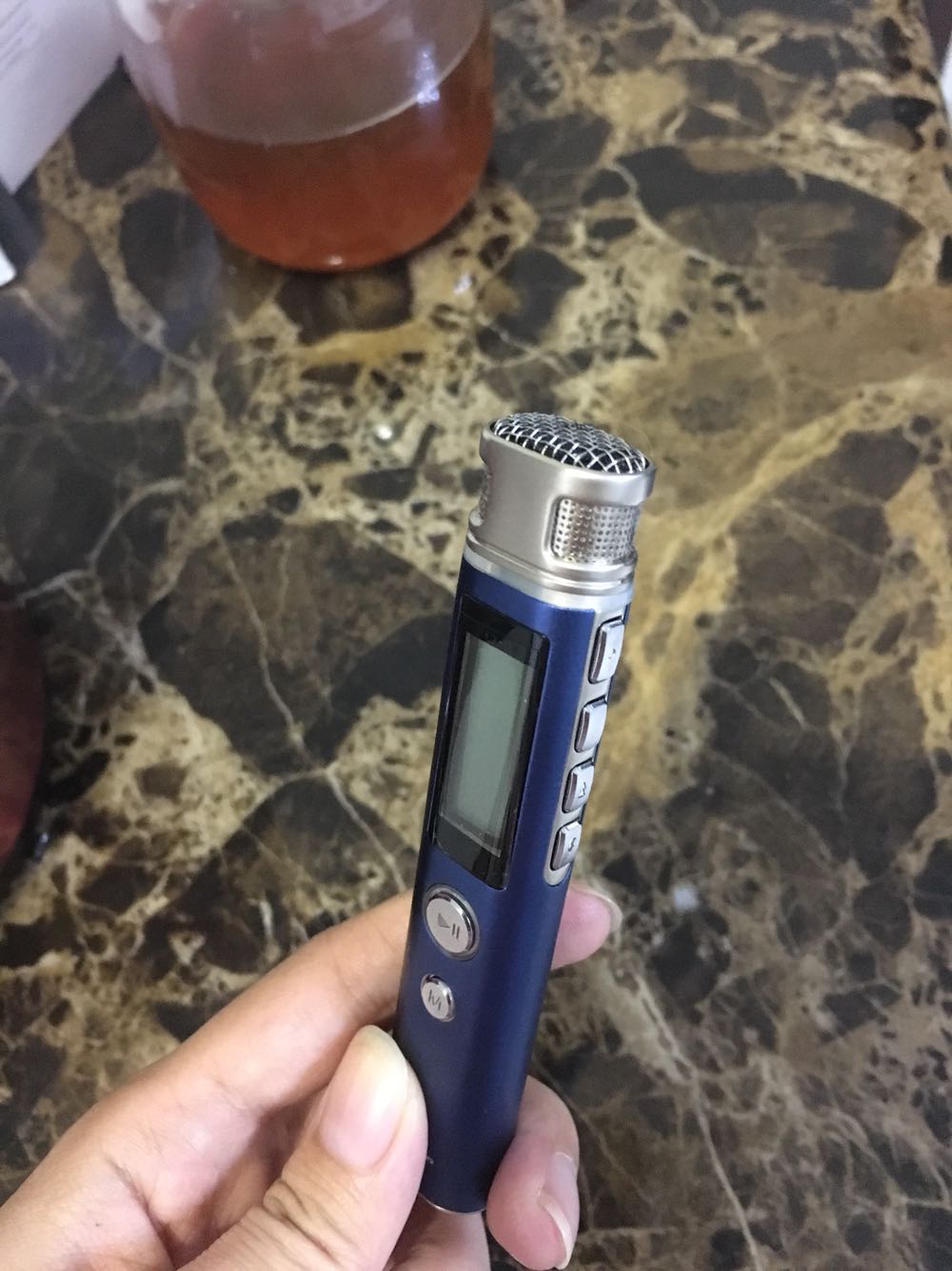 买回来给老公用的,他说可以,应该还不错吧,我看着还行,价格适中,这个老品牌