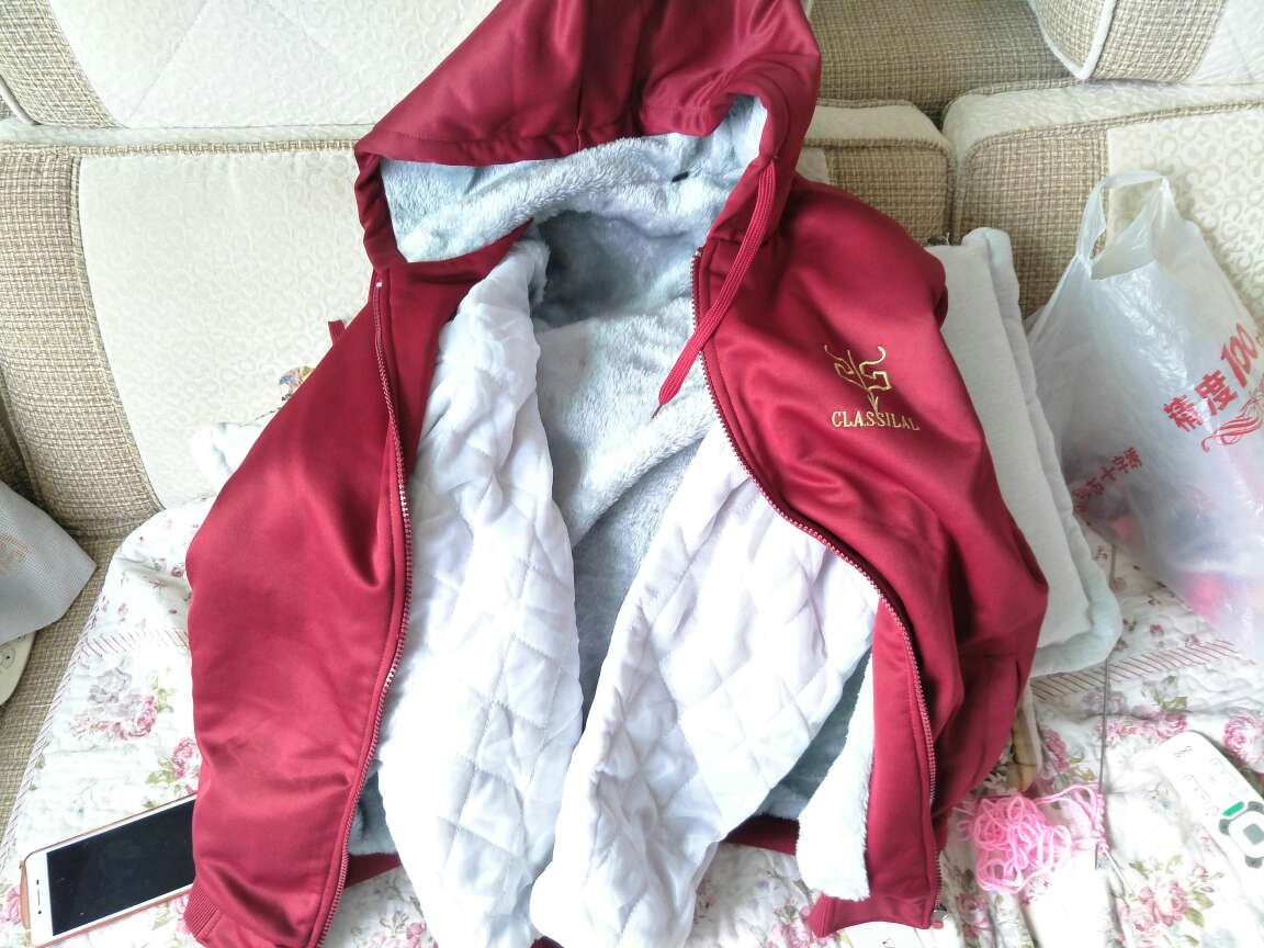 衣服描述不符