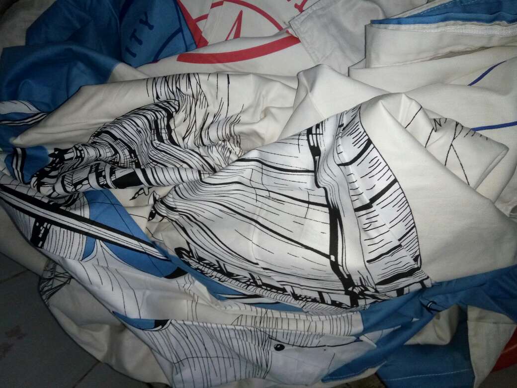 活动买的很实惠。颜色不够鲜艳,不过能接受