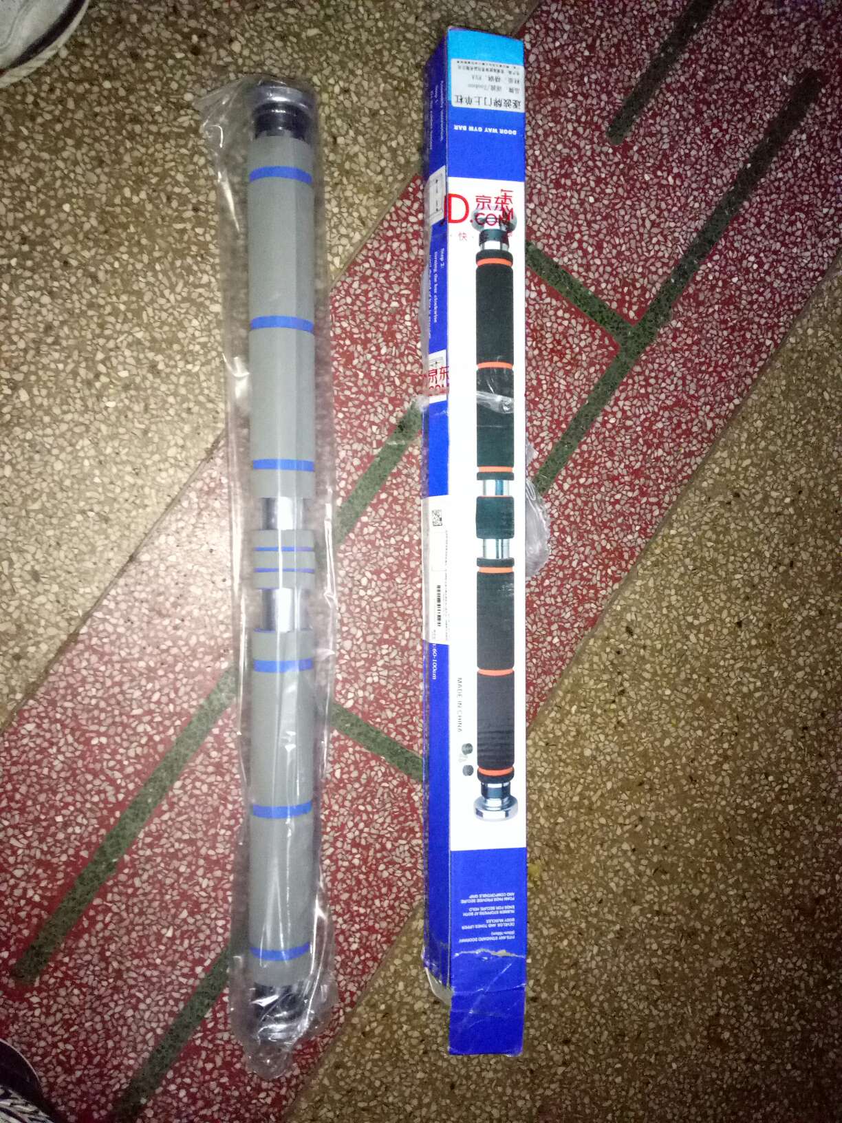 护手棉握着很舒服,杆身也很好。就是杆身中间有点脏,洗洗就好了。
