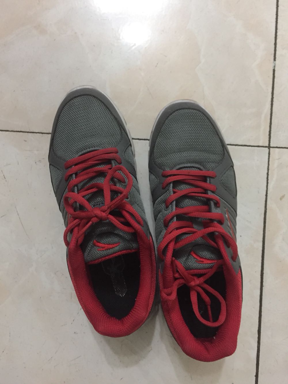 小孩说很轻巧,很合脚