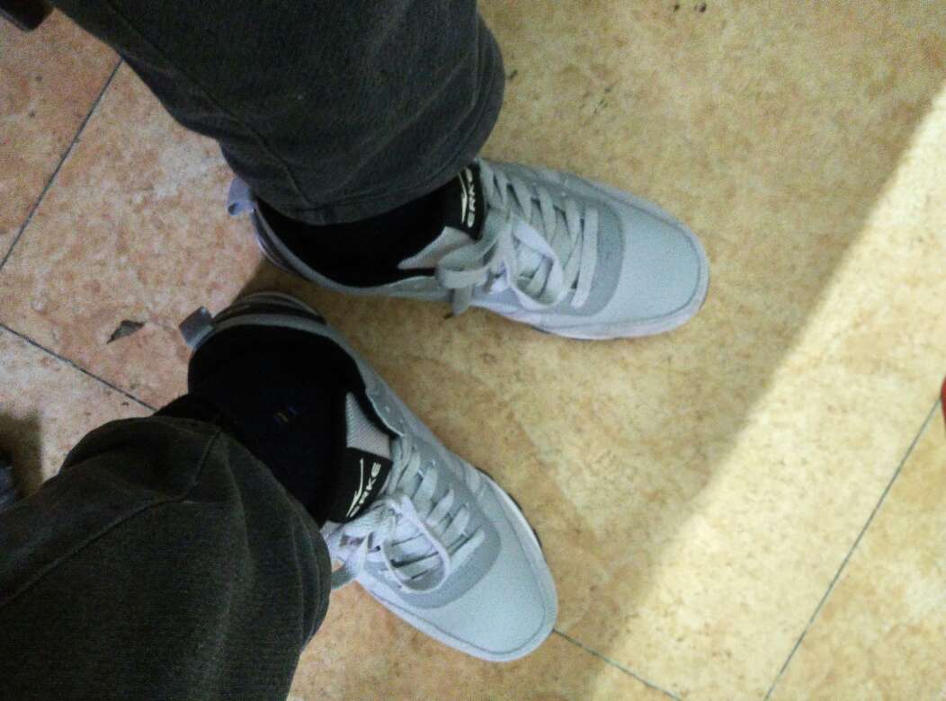 很好看,物有所值,就是有一点点硬,个人感觉。还是很值的。