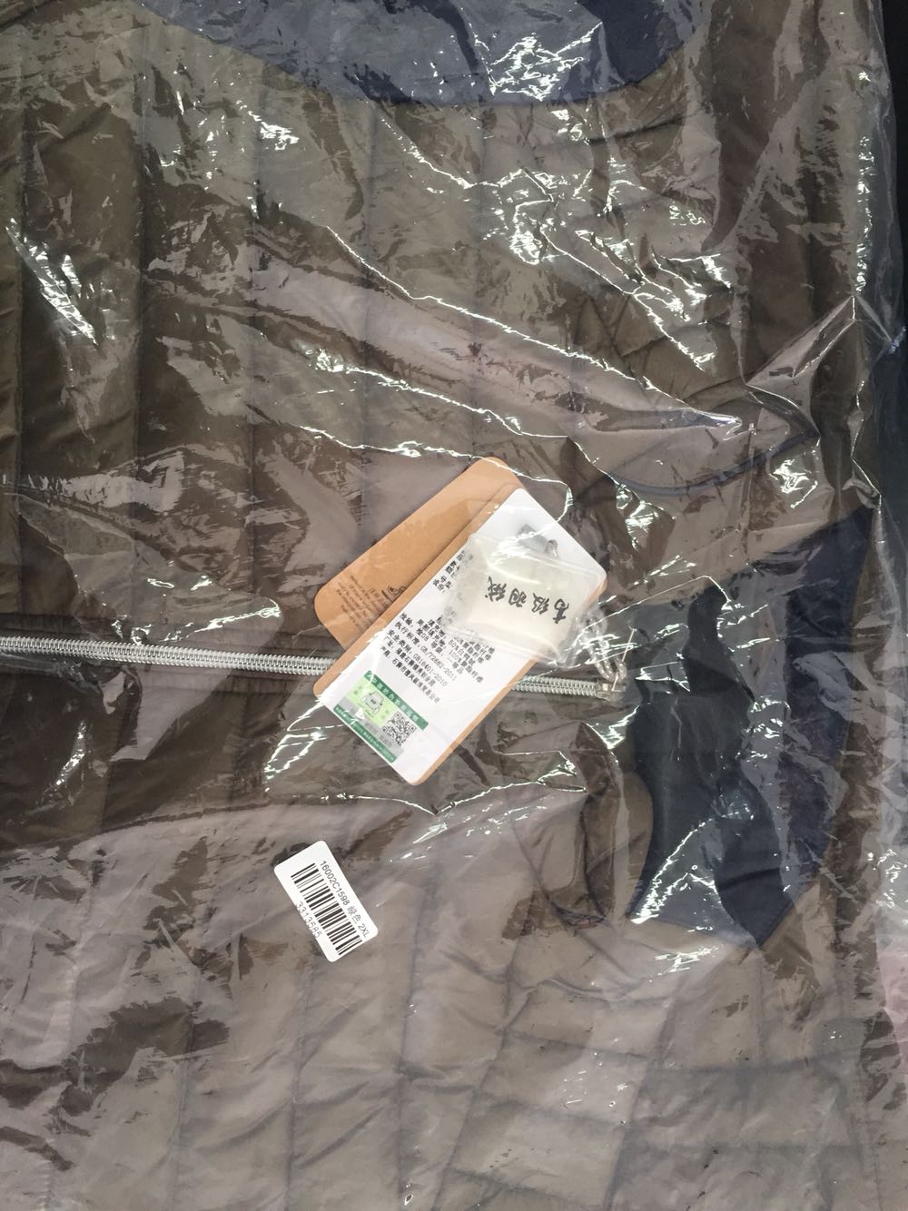 大小合适,颜色也挺正,不错!