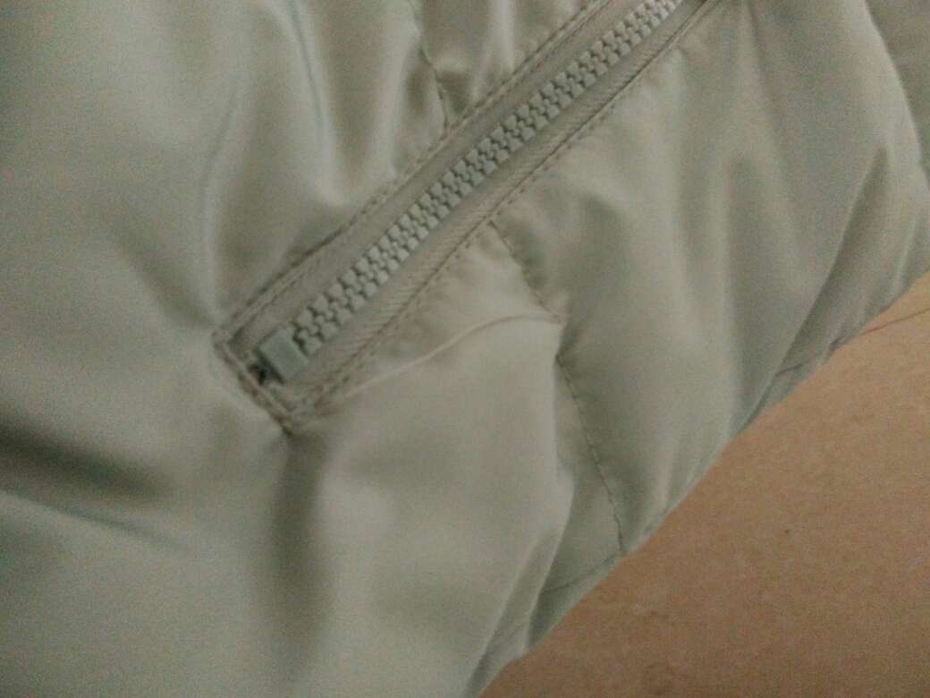 还行吧,这个价位,这样的质量,马马虎虎!就是线头都懒得剪了吗?在带小孩不方便上街,不然上实体店去买了。