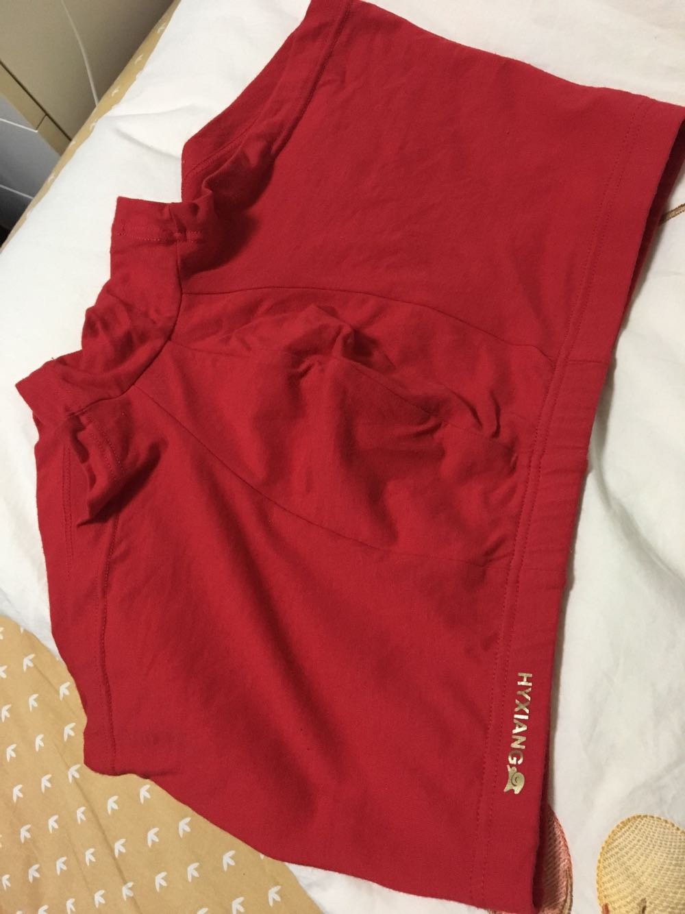棉很好,红的很正,关键还不掉色,看来评论都是真实的,祝本命年的朋友好运