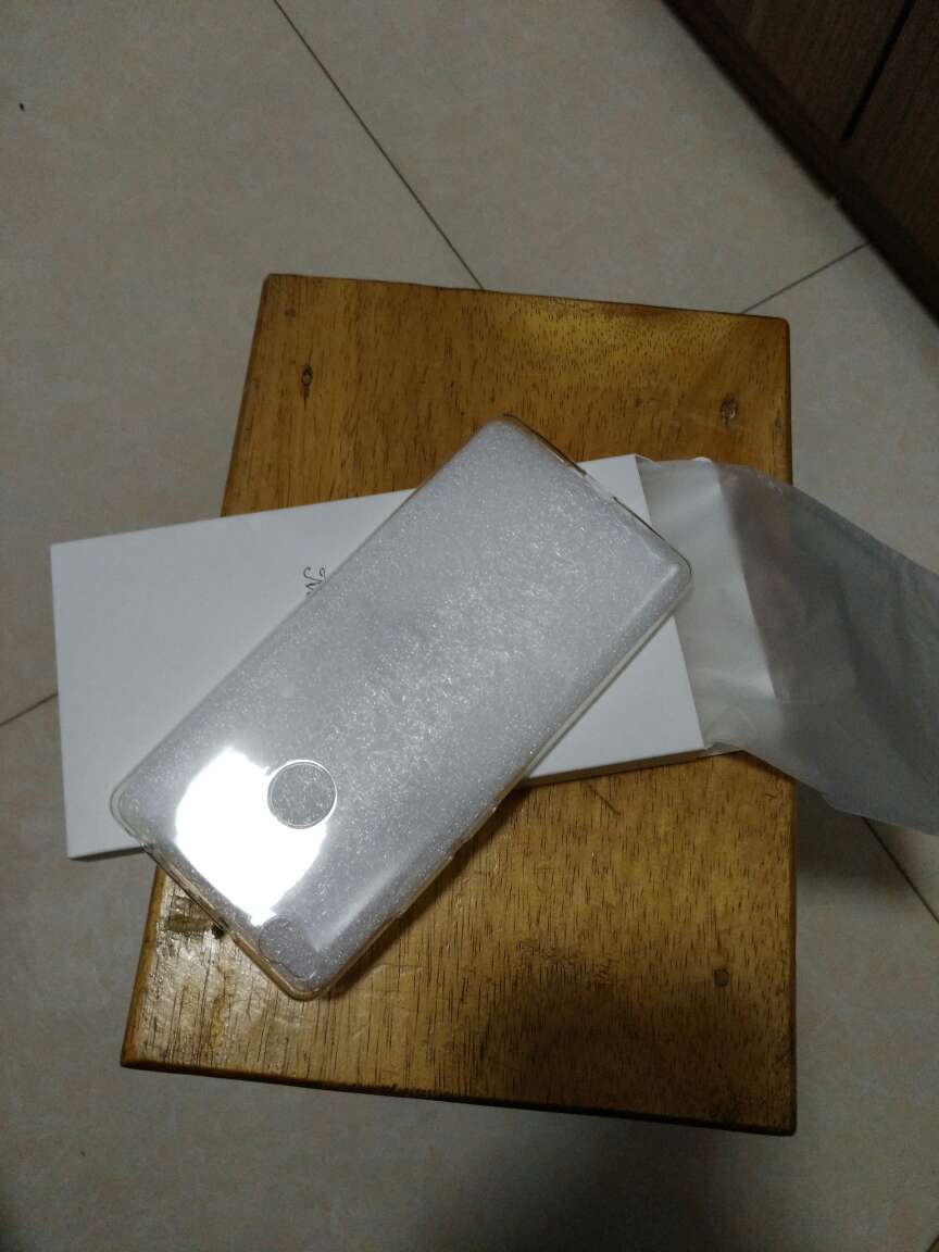 做工不错,孔位都能对得上,就是价钱贵了点,贵,贵啊!**几块钱就能买得到 ,也非常不错的,我后悔啊!