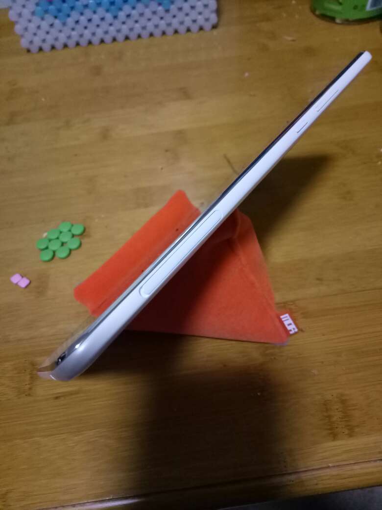 放手机好看,拿手机方便
