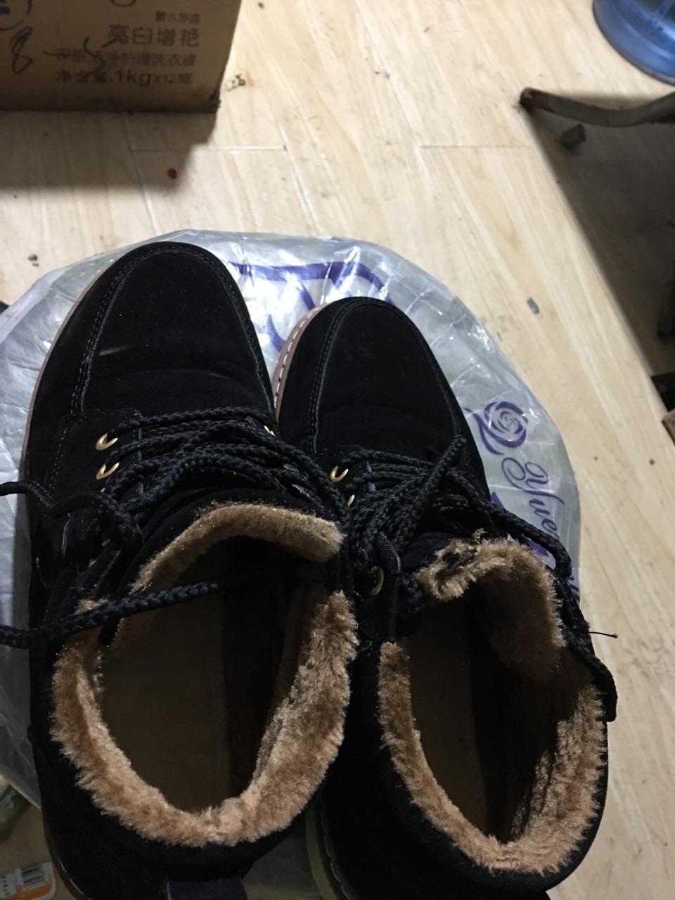 鞋子不错买来就穿了挺好的