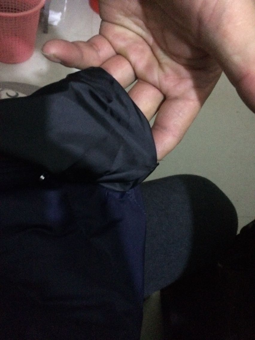 口袋都是漏的