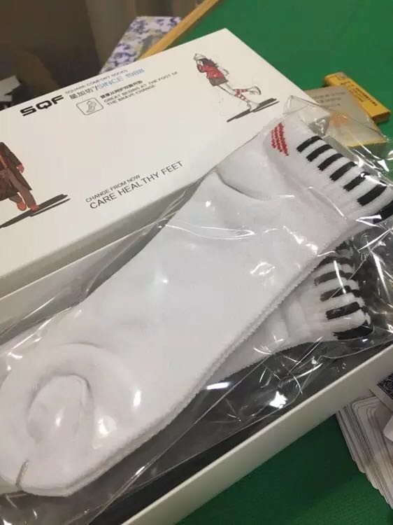 东西不错是正品一直都用这个品牌质量还是不错的,双十一买的价格实惠.赠品也多