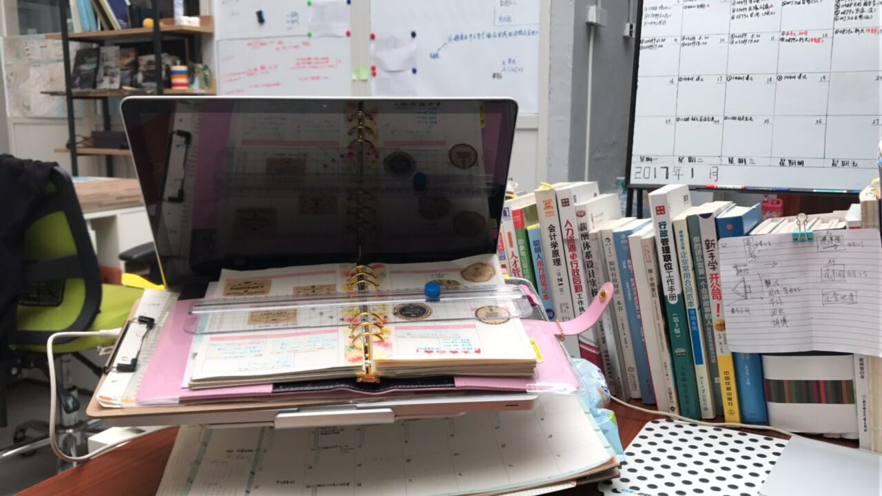 很喜欢,东哥经常搞活动,最喜欢的物流速度,现在就认了,这才是最棒的购物体验,每一次下单都能以最快的速度送到,送货员也很好讲话。真的想要什么都能在找到!!太棒了!!好实用!