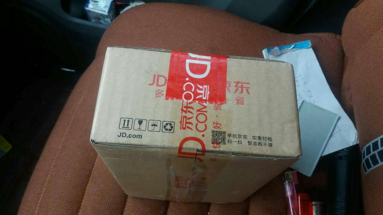 第一次在买手机,小米手机挺不错的,支持国货。就是快递不太给力,到货了快递说物流弄串了,说第二天给送,可以理解毕竟马上双十二了物流比较忙,但第二天我一看系统自己显示2016/12/08/20/36/36已签收,我着急用自己第二天去取的希望下次不会这样吧手机用着还是不错的。