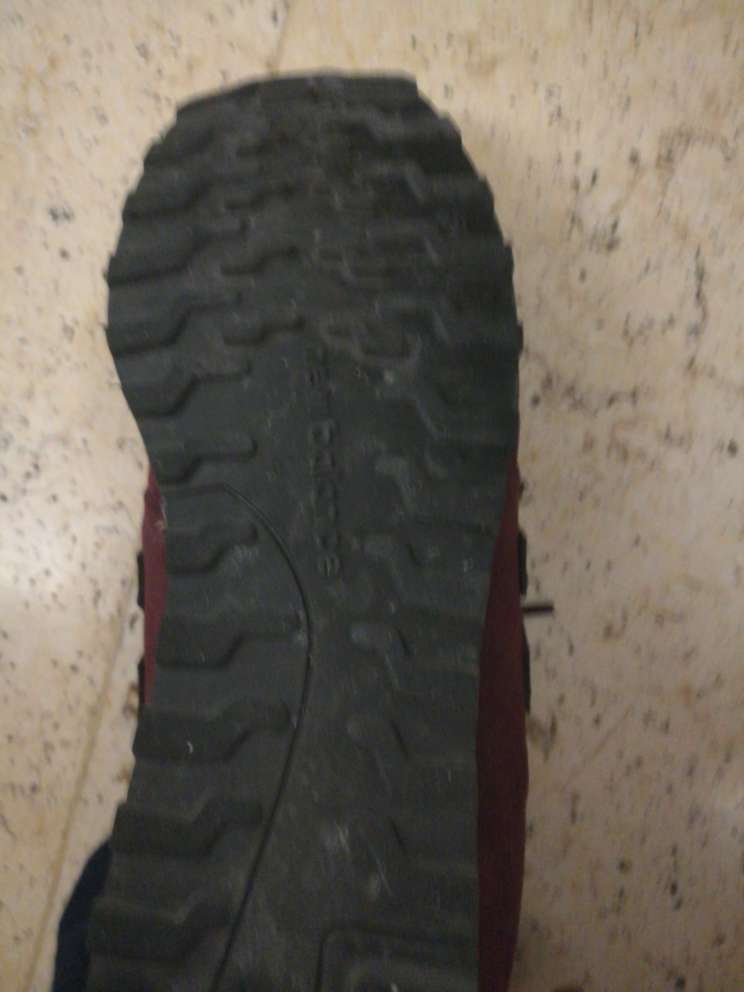 感觉是高仿,不过穿起来好还好