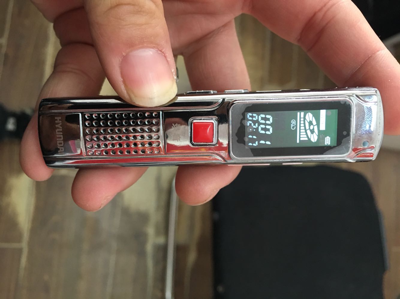 操作简单,给孩子学习买的,孩子喜欢,一会儿的功夫就能操作了。