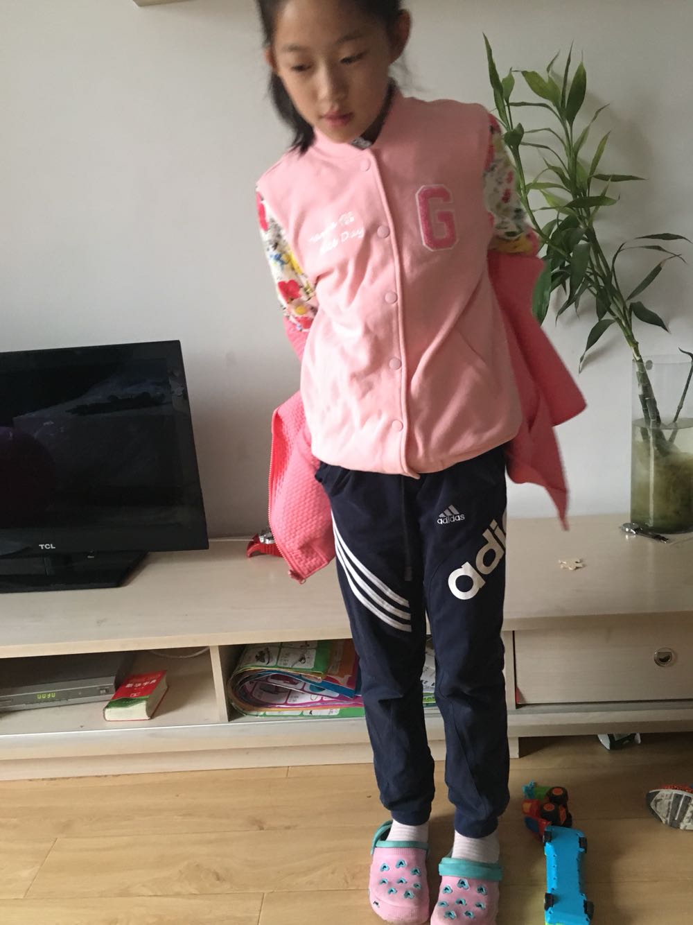 挺好的一次购物,姑娘喜欢,显得肤色白!