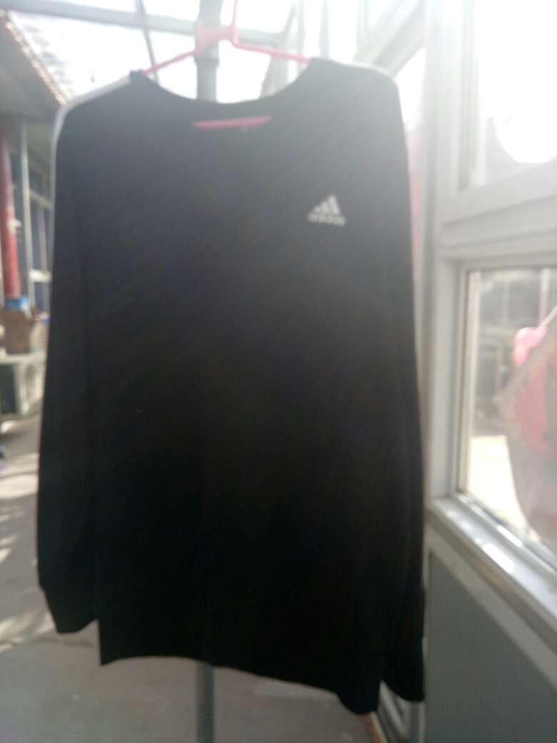 质量很好,物流也很快,啊不错的衣服