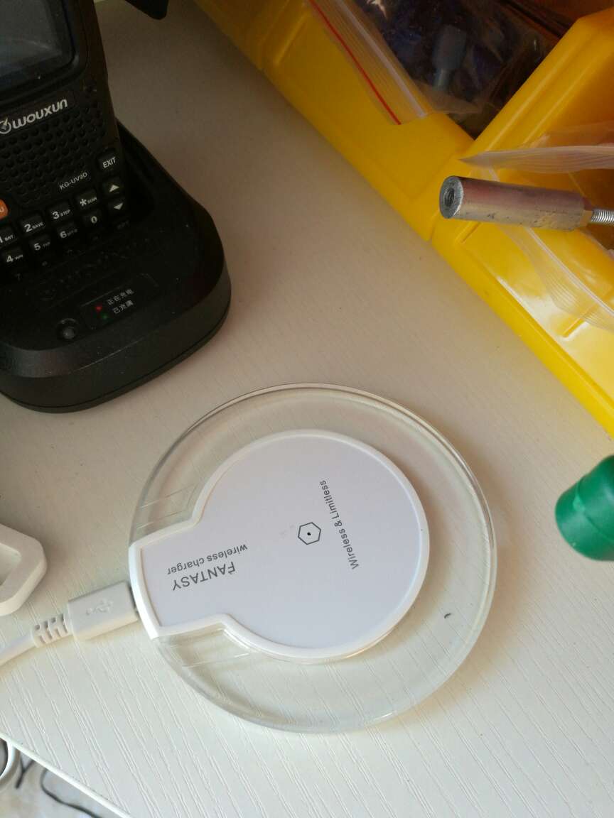 用了两天后,才来评价。发货速度快,包装还可以!来说说使用,第一,充电超慢,基本属于慢充。第二,发热太严重,烫手,用软件测试,手机温度43!建议充电时一定不要无人状态!担心发热引起火灾!!!