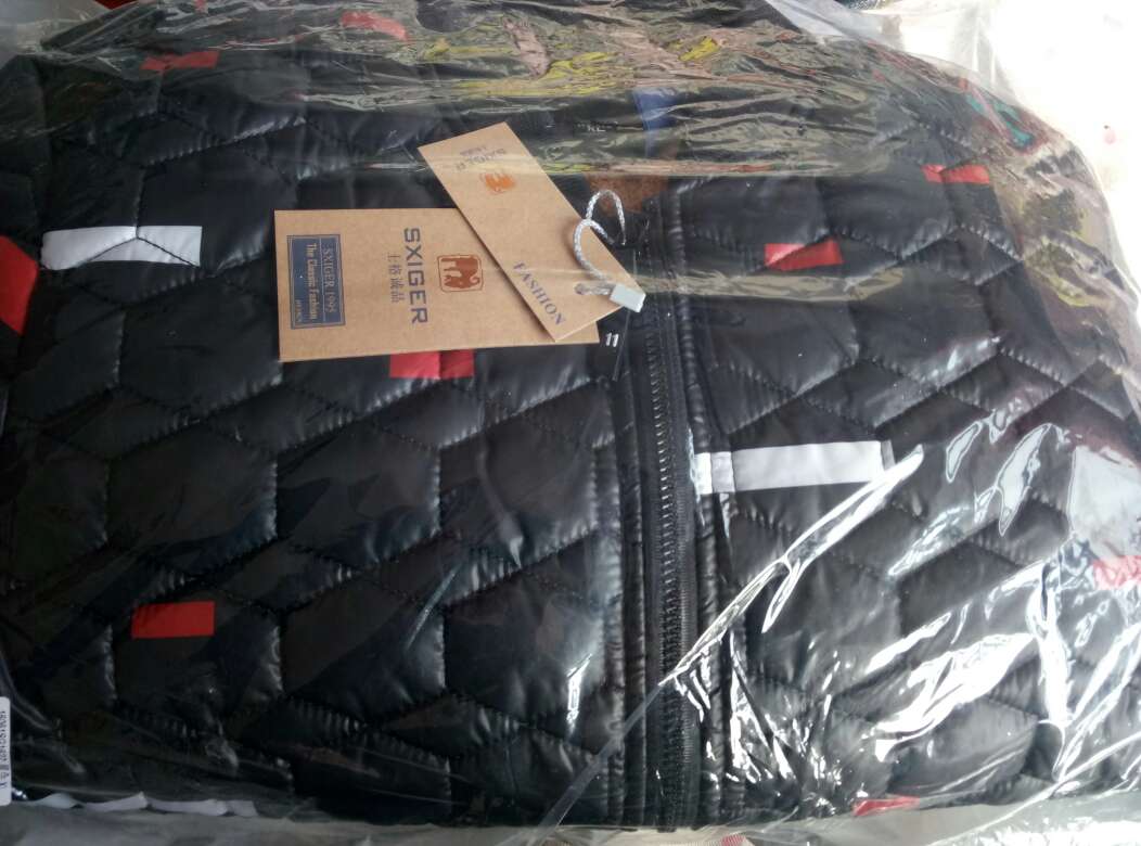 衣服不错。。就是有点超薄 应该会冷吧