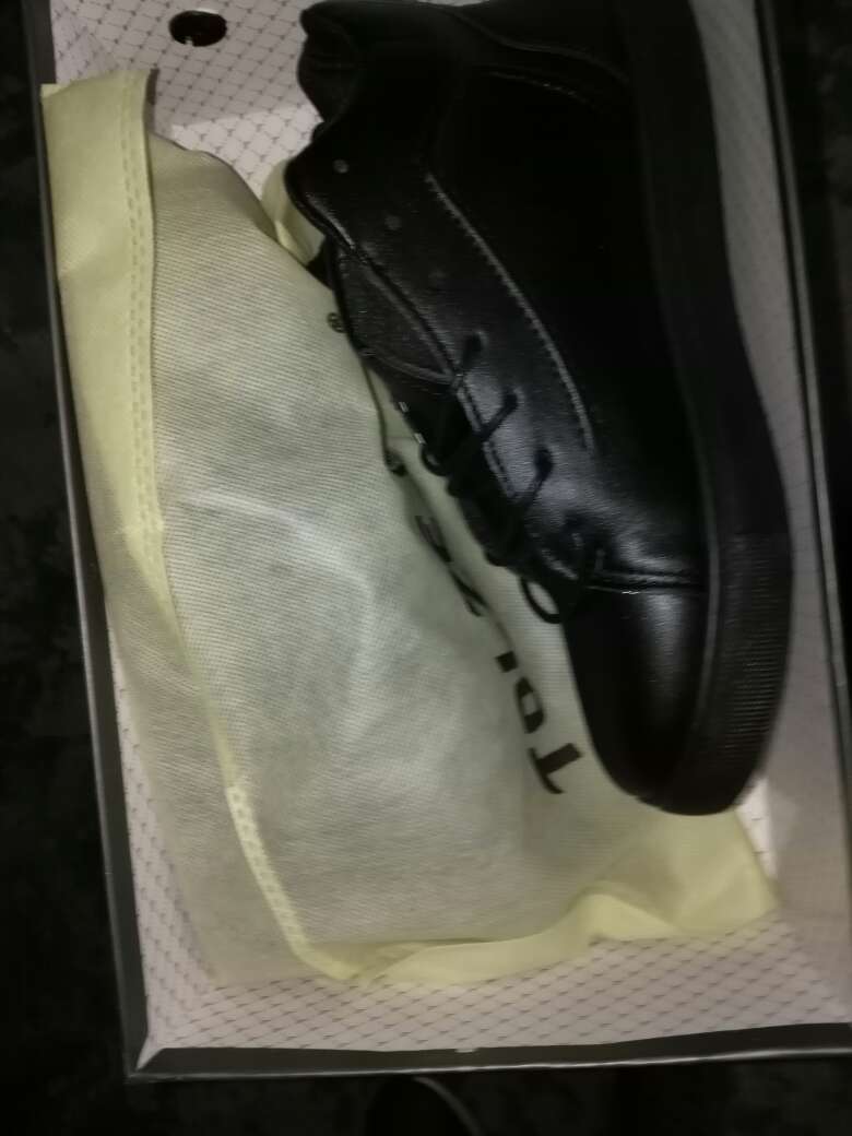 鞋子收到了,很不错,舒服
