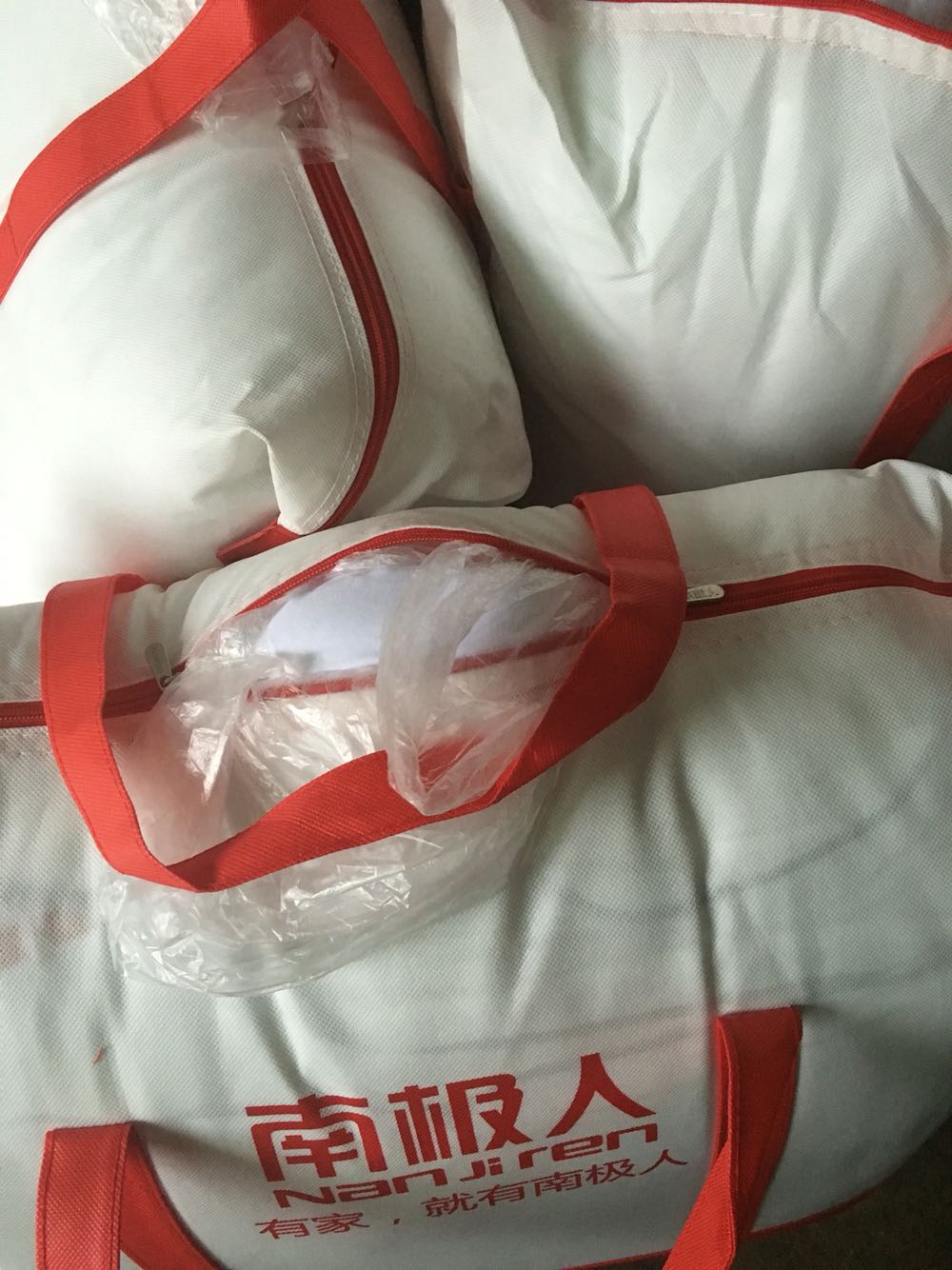 买3免1的时候买的,很划算,被子不错