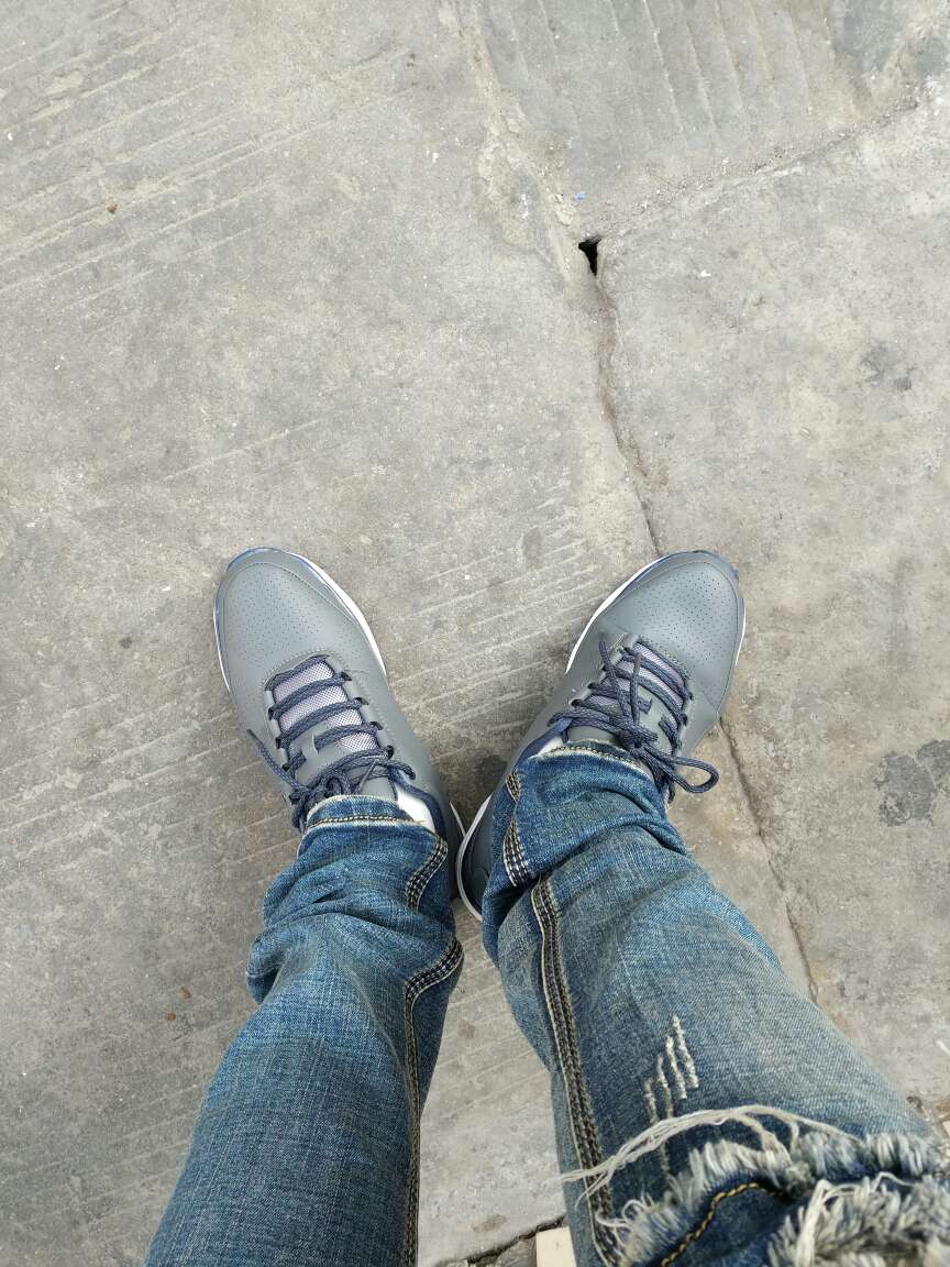 很好看穿起来挺舒服的,物超所值