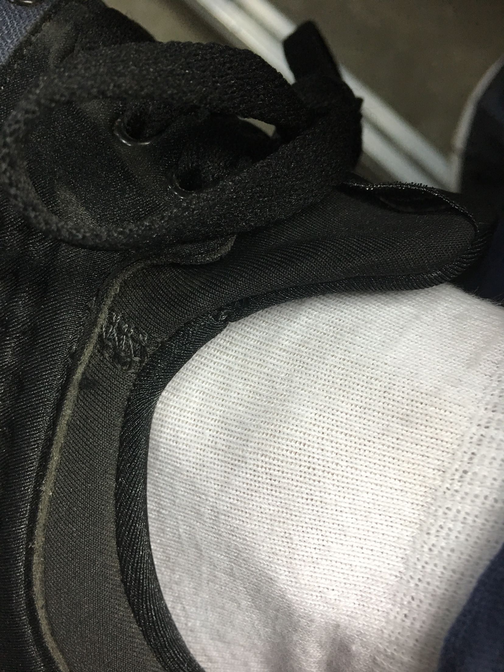 很不满意,鞋头看小小的,买回来穿上大大的,感觉很大一双