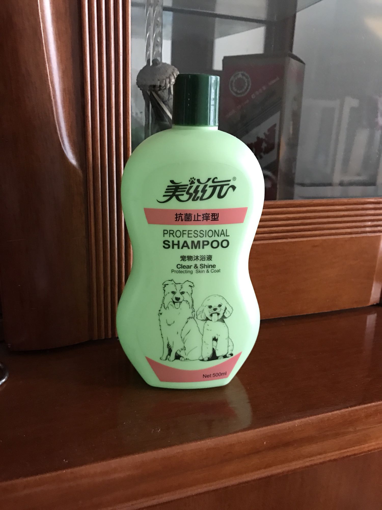 狗狗还小不能洗澡买来备用