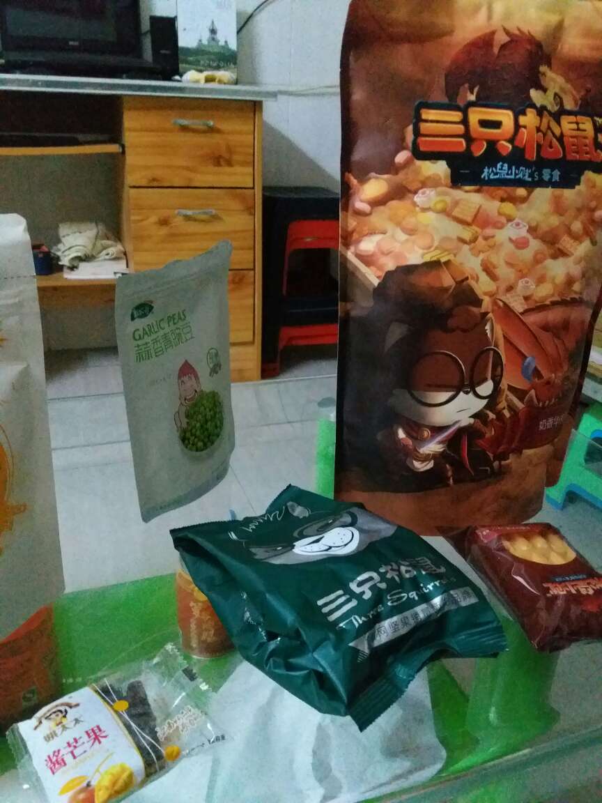 好吃,一拿回来就拆开吃了,还可以哦!
