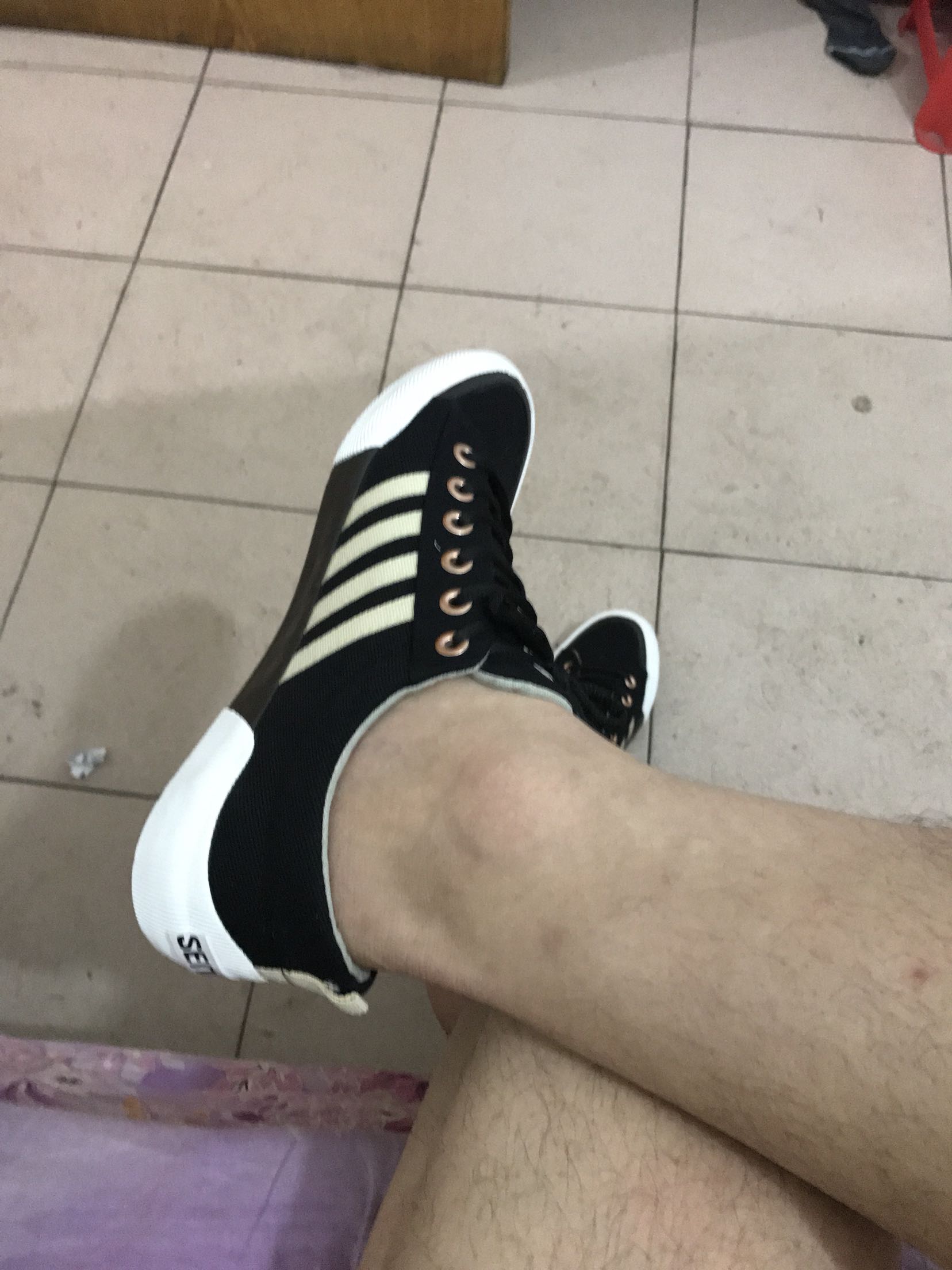 物流快!穿着挺舒服!看着质量还可以!自营的就是有保障!信赖!
