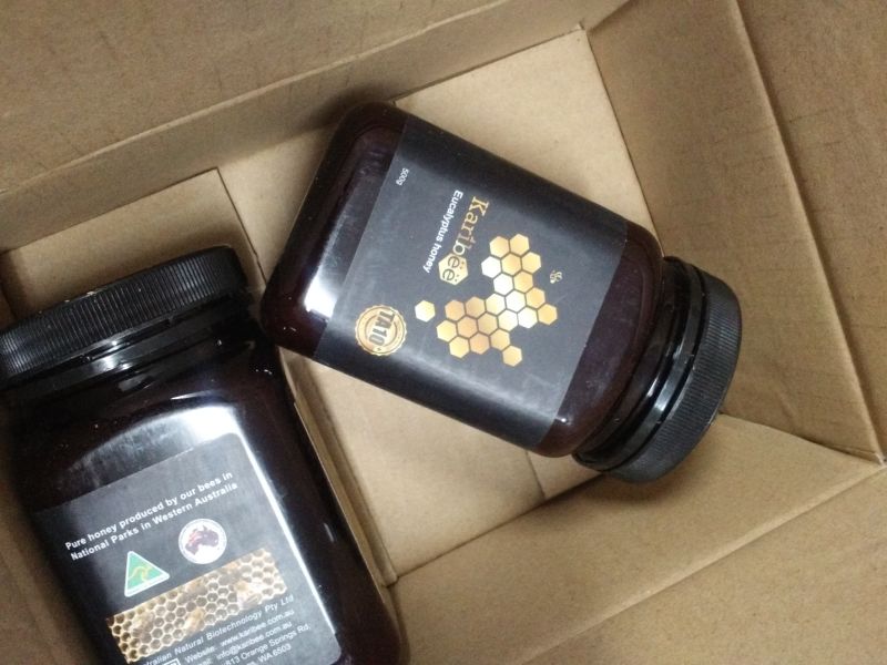 这个牌子的蜂蜜是一个同学推荐买的,收到货感觉蜂蜜挺好的,就是不确定效果怎么样,先喝一段时间。好再来
