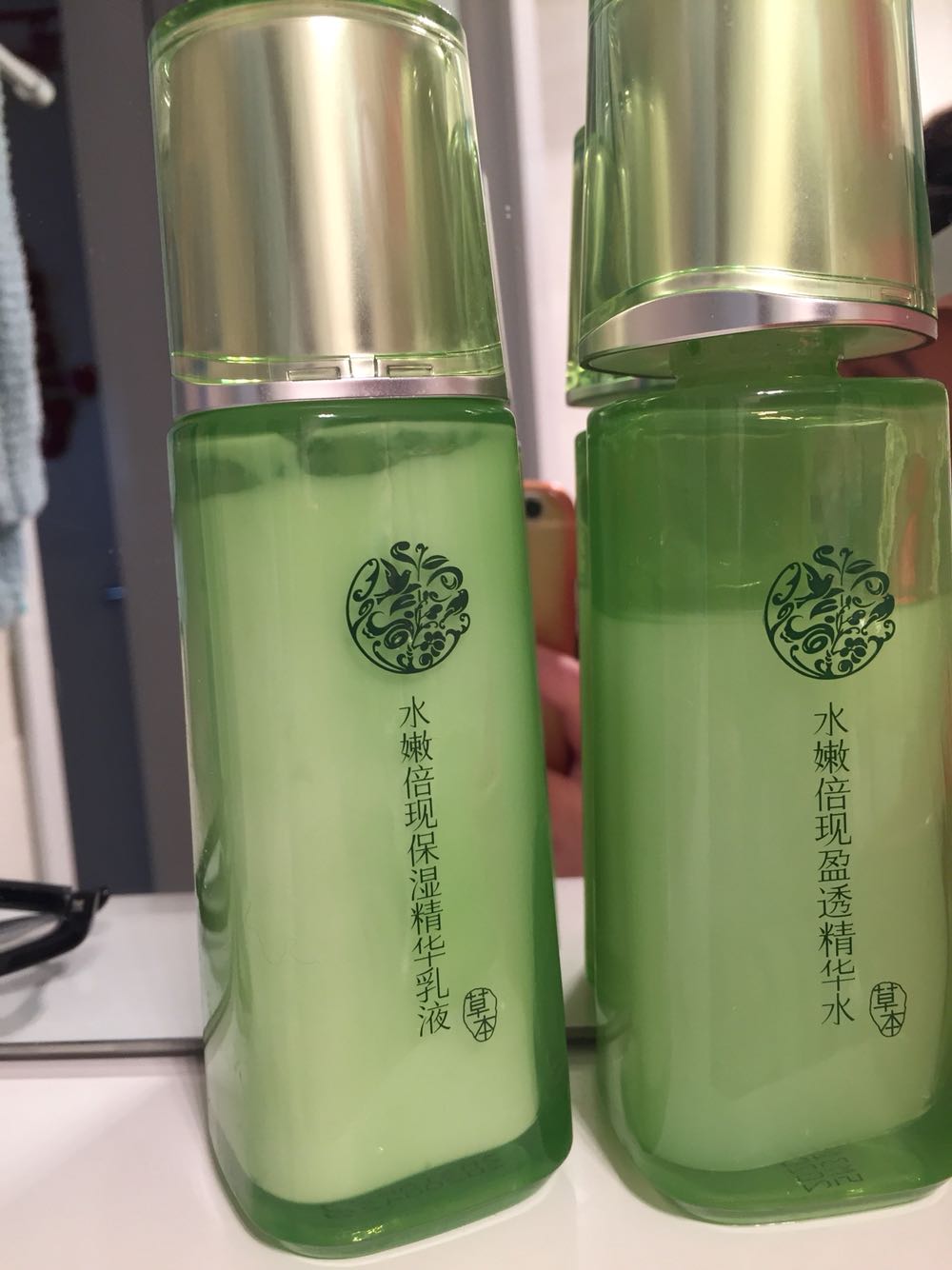 收到了,还没用,不是礼盒装的,但是包装挺严实的。