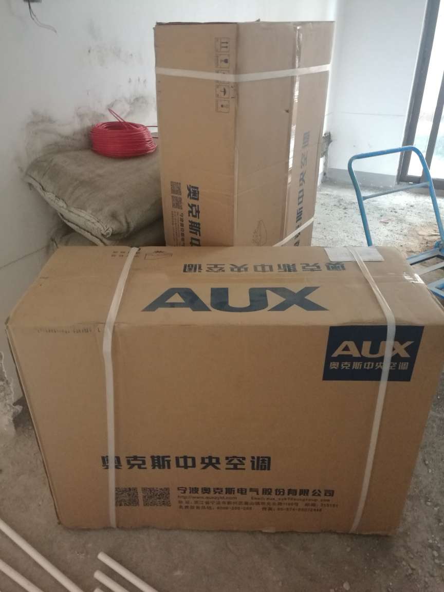购3匹机,订单定3月5日送货,按时送到,通知安装工人看后第二天安装,因要过梁,他们打不了,要自己出线打水钻,现已安装上棚,要吊顶后才全部装好,现还没试机,整个购物过程还是比较满意的,还有这个机与其它牌子的价钱差不多,主要是不需安装费,一千多元差体现出这机性价比较高,至于质量还看以后使用体验。