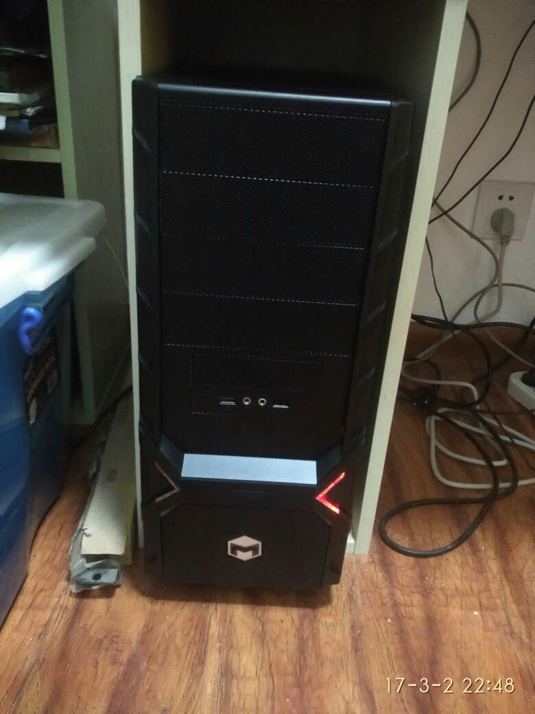 静音,非常静音,这是我最担心的问题,终于没有失望!SSD在家20m宽带下载速度10兆/秒,守望先锋十分钟就下载完,效果全开没问题,win7也可以开机10秒,关机瞬间。感觉稳重。加了封条不能随便拆机,减少了攒集乐趣,但是这就是品牌机,质量比较放心,售后保修也长。对了,客服态度很好,赞赏!
