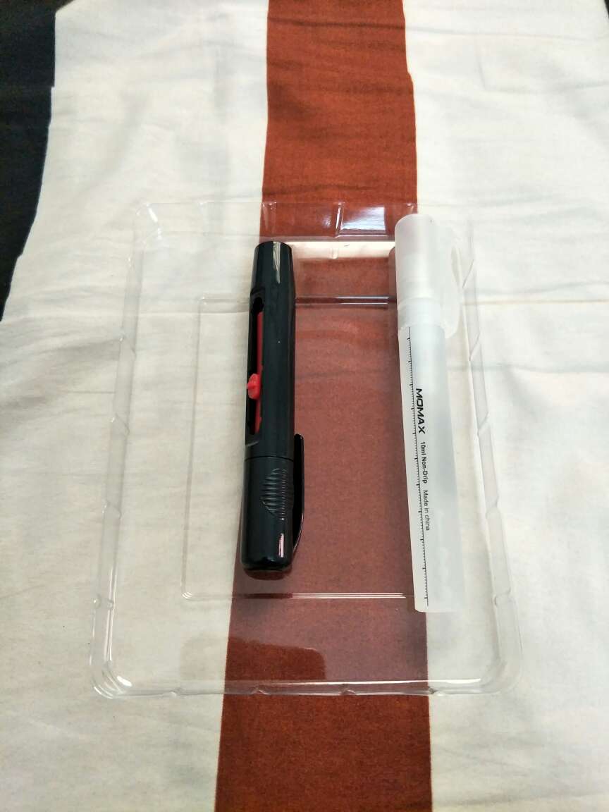 已经初步试用过,相对于这个价位来说,还是挺有优势的,温和,柔润,不伤到手机的触摸屏和机身的细腻脆弱部位,在提倡用户体验至上的今天,的做法无疑是值得肯定的,是得民心的,哦耶!