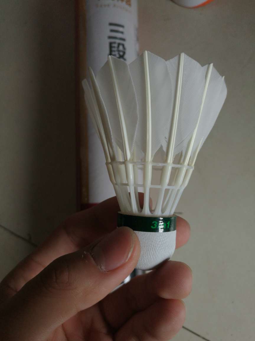 这个价格能买到这个做工的球,具性价比,以前用过迪马斯三段式的球,挺好的,这个1号球比较适合初学者