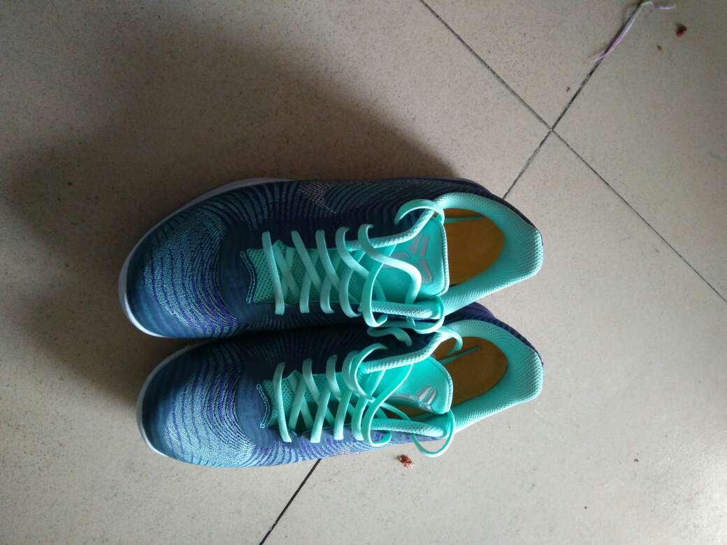 还不错,非常好穿,有弹性~