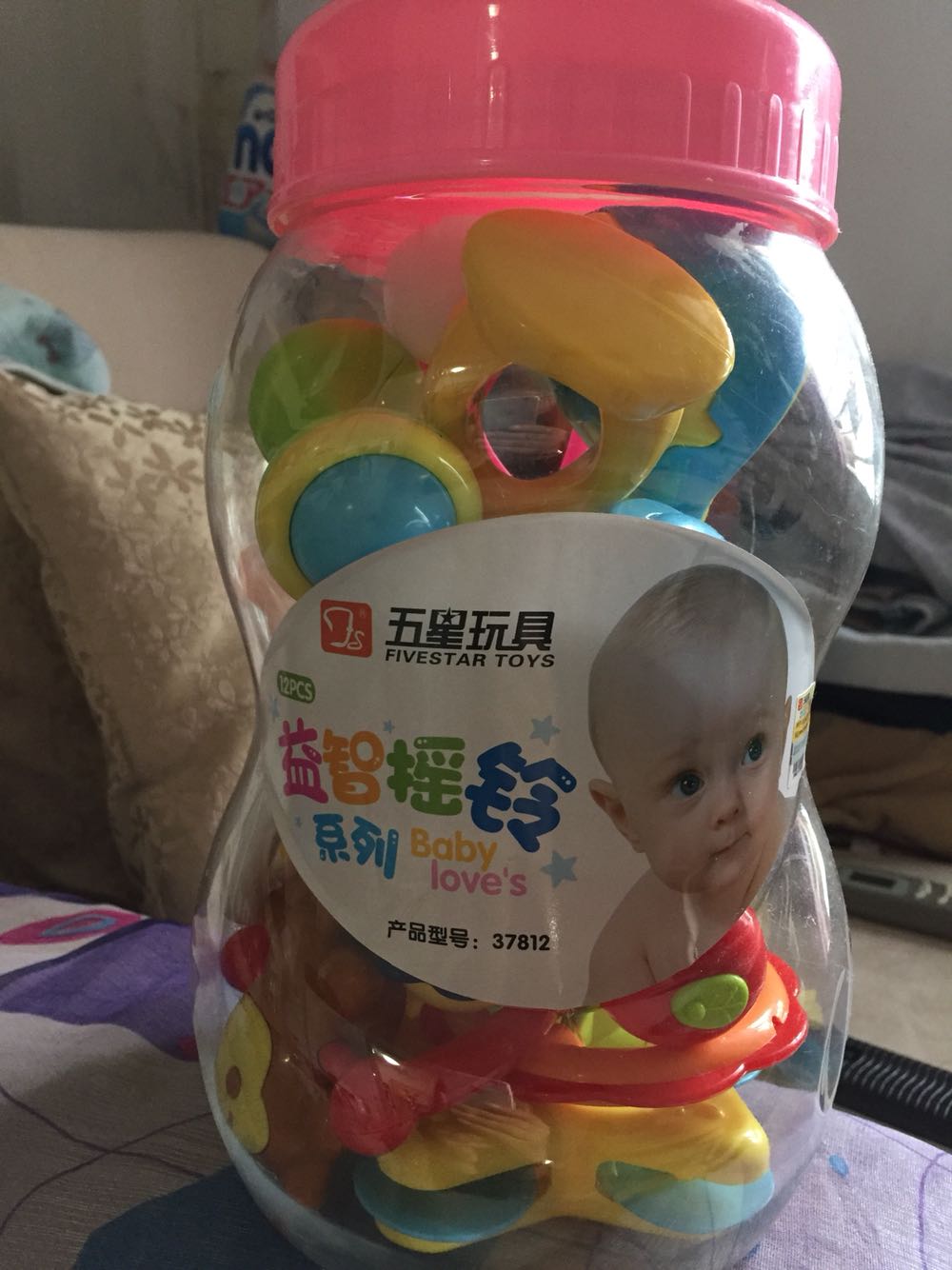 玩具很光滑哦,做工不错,宝宝比较喜欢玩!