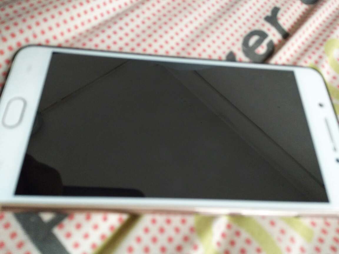 膜贴上了,很好,赞一个