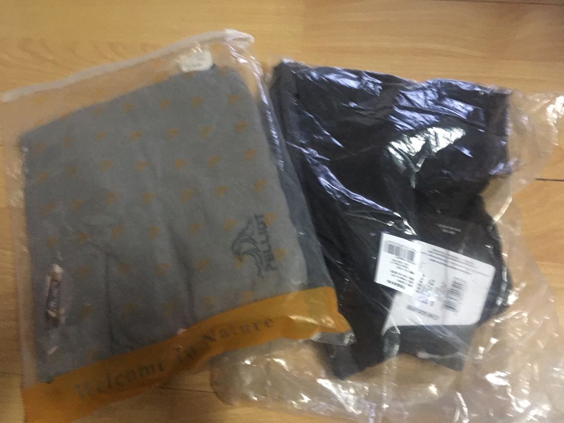 很不错的裤子,面料与做工跟耐克阿迪没什么区别