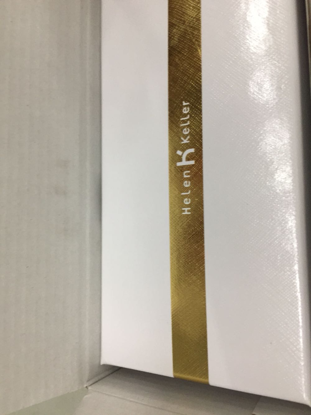 眼镜包装挺满意的 款式也很时尚 带起来也很合适