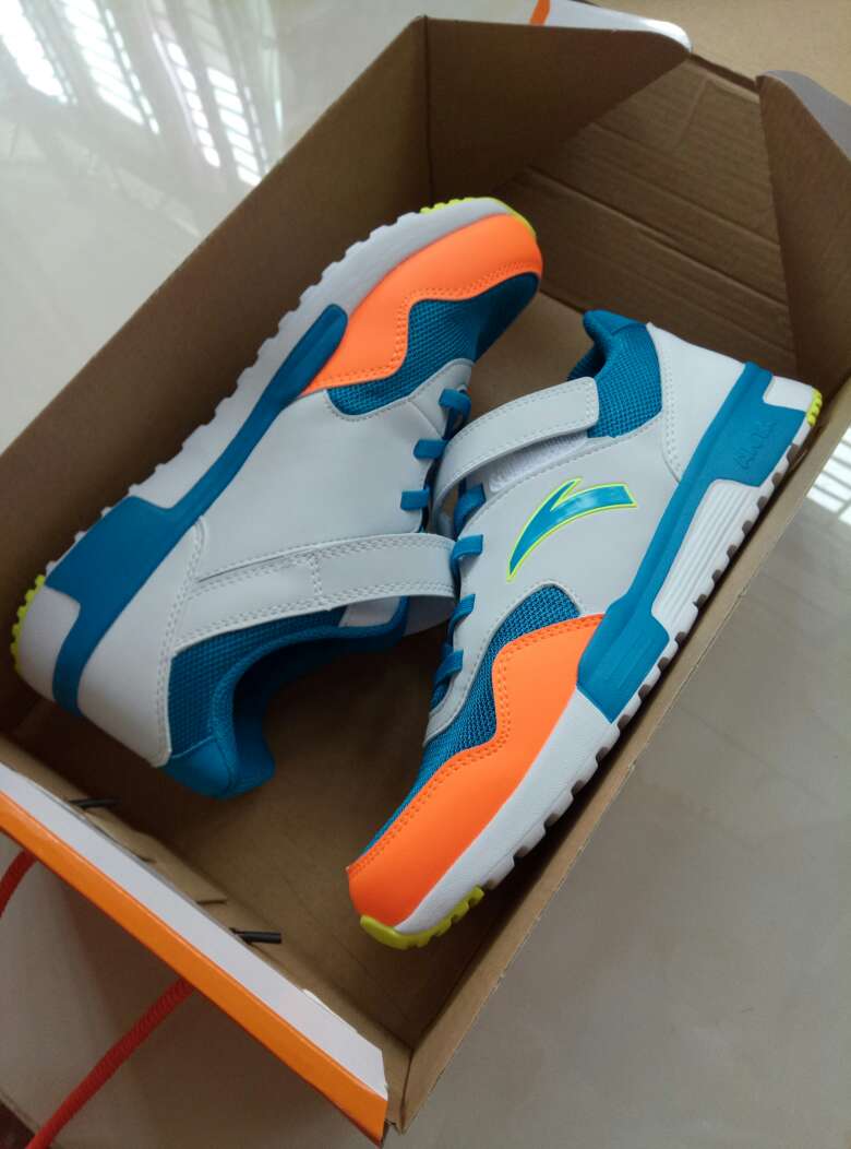 不错,就是买小了一码,物流特别快,服务态度很好。