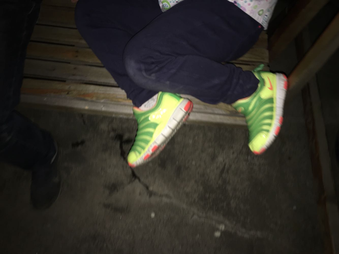 非常好 买了深蓝的 孩子特别喜欢 就把天蓝 粉红都买了