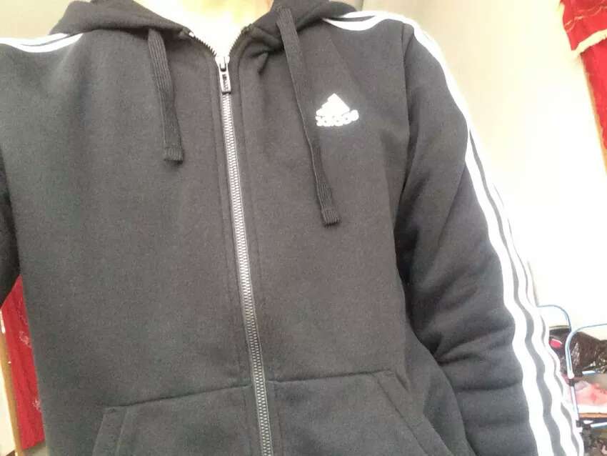 衣服质量很好,快递也很棒,很满意