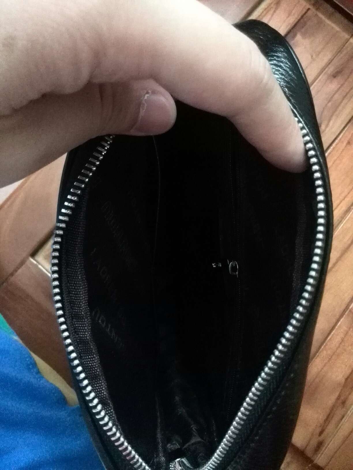 非常好的卖家!商品好!发货快!客服回答专业、快速!不愧是模范网店!好样的!继续保持!祝店家生意兴隆!大家快点来购买啦!