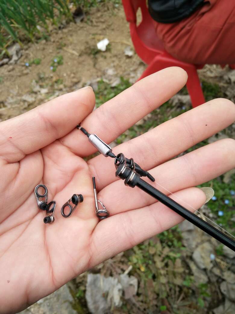 质量有点差,还没下水第一节就段了。然后第一第二节给我递来了,但是第一节顶环没给我,什么玩意吗?