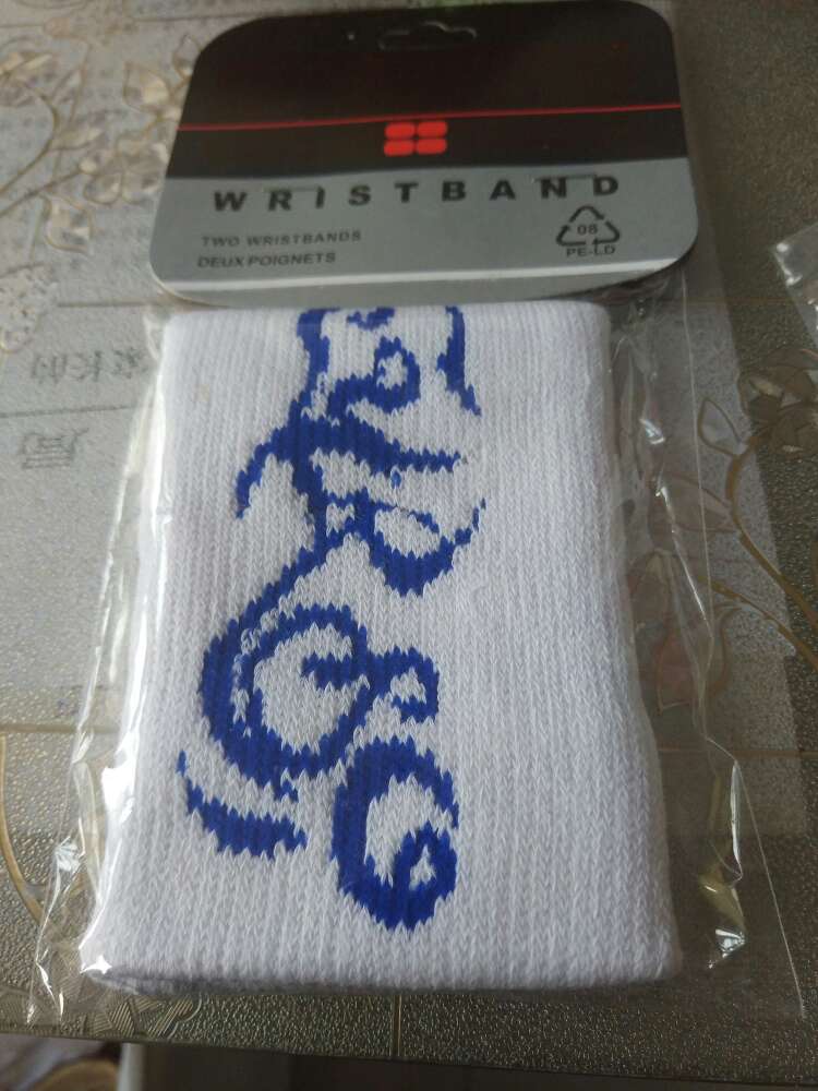 还没戴,因为一起买了两种,这个看起来就一般,没有那个李宁的质量好
