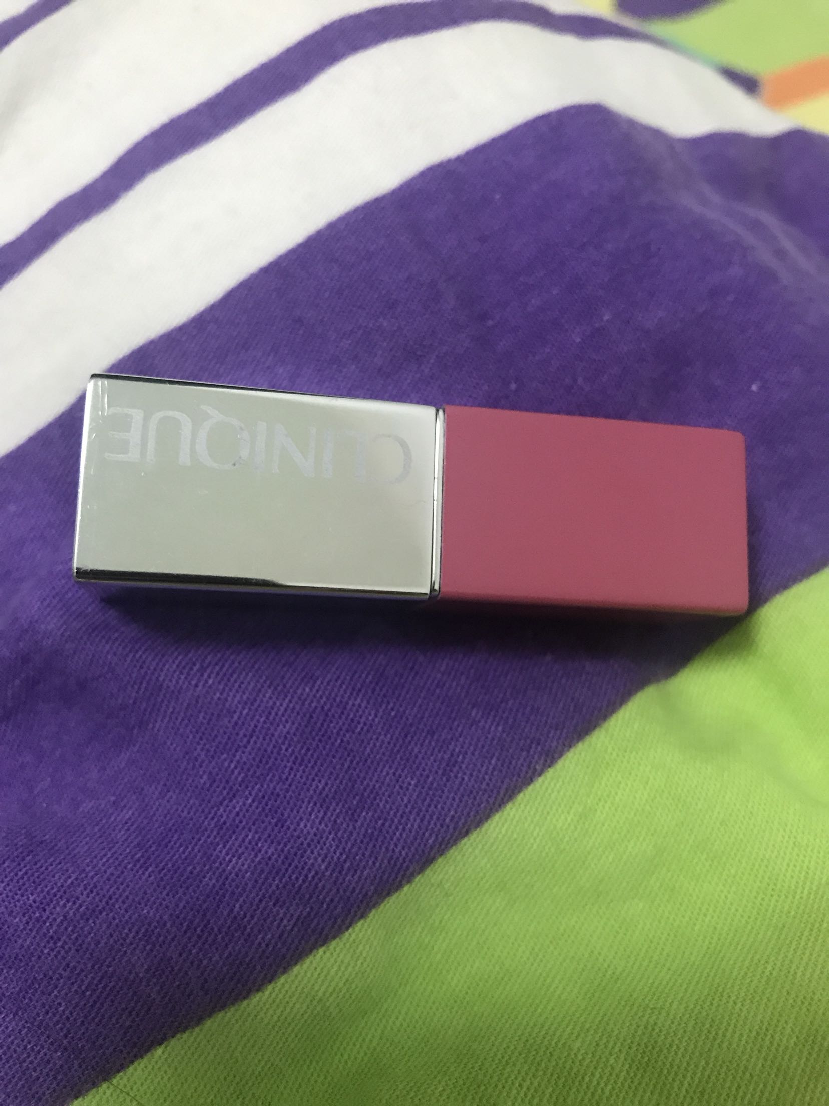 我老妈很喜欢,这颜色好看。很满意。