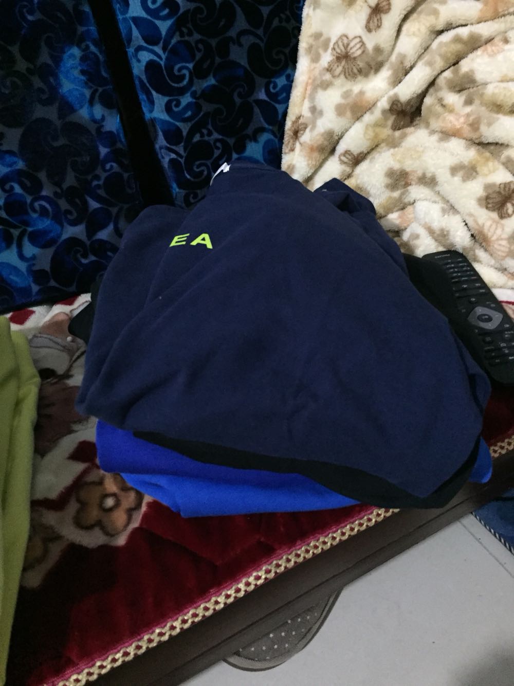 的快递就是快,昨天买的今天就到了,质量好,共计买了8件,儿子很满意,以后儿子的衣服就是他家了
